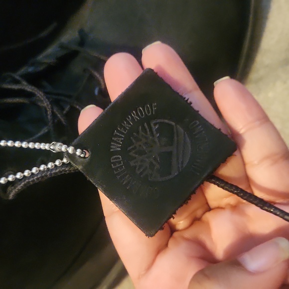 Gently used timberland waterproof boots - Picture 4 of 9